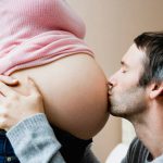 5 điều các ông chồng trẻ cần chuẩn bị làm khi vợ sắp sinh