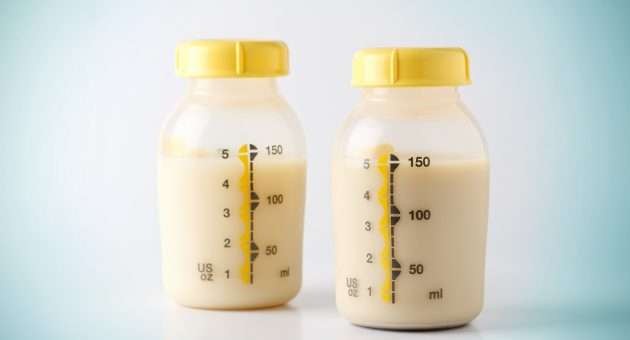 Sữa mẹ với rất nhiều vitamin và khoáng chất bổ dưỡng thực sự là phương pháp làm đẹp da sau sinh mà mẹ hằng mong muốn